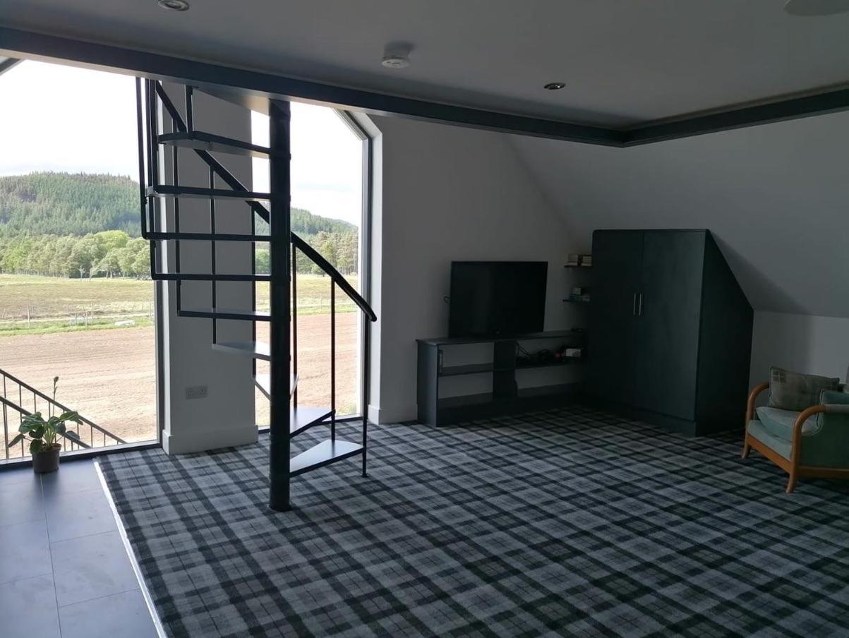 Rest At Last - Highland Apartment With Private Hot Tub Whitebridge  Extérieur photo